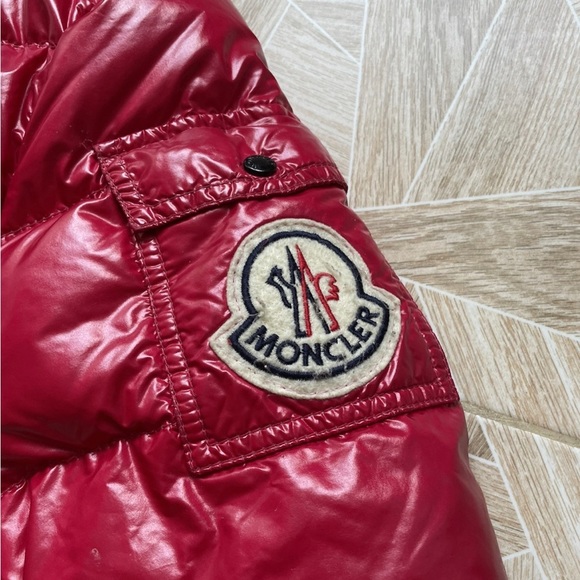 Luxury Moncler Red Woman's Down Jackets
Condition: Very Good
Size: 1(S) - Picture 2 of 10